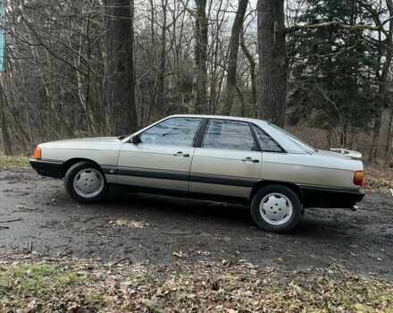 Серый Ауди 100, объемом двигателя 2 л и пробегом 300 тыс. км за 1850 $, фото 3 на Automoto.ua