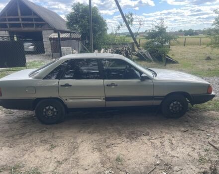 Серый Ауди 100, объемом двигателя 1.8 л и пробегом 300 тыс. км за 907 $, фото 5 на Automoto.ua