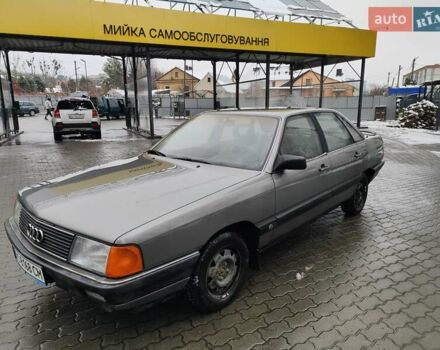 Серый Ауди 100, объемом двигателя 1.8 л и пробегом 252 тыс. км за 2200 $, фото 5 на Automoto.ua