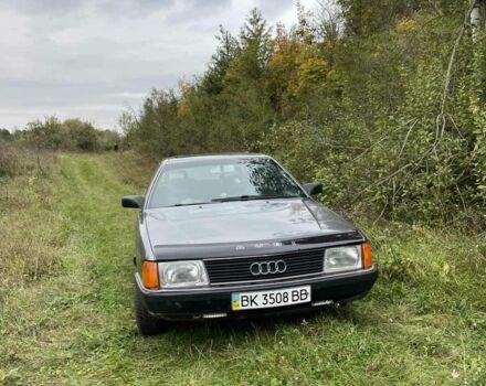 Серый Ауди 100, объемом двигателя 2.2 л и пробегом 500 тыс. км за 1100 $, фото 1 на Automoto.ua