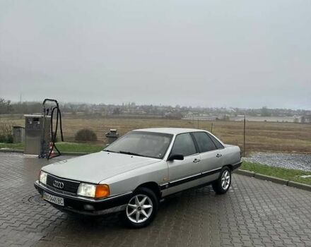 Серый Ауди 100, объемом двигателя 1.8 л и пробегом 320 тыс. км за 1299 $, фото 4 на Automoto.ua