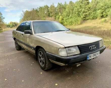 Серый Ауди 100, объемом двигателя 2.3 л и пробегом 400 тыс. км за 1400 $, фото 1 на Automoto.ua