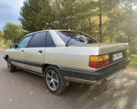 Серый Ауди 100, объемом двигателя 2.3 л и пробегом 400 тыс. км за 1400 $, фото 2 на Automoto.ua