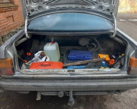 Серый Ауди 100, объемом двигателя 1.8 л и пробегом 349 тыс. км за 1100 $, фото 2 на Automoto.ua