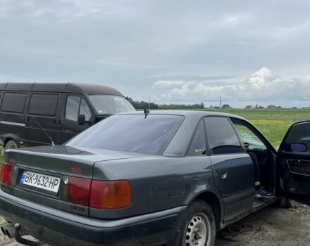 Серый Ауди 100, объемом двигателя 2 л и пробегом 300 тыс. км за 1099 $, фото 3 на Automoto.ua