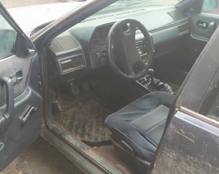 Сірий Ауді 100, об'ємом двигуна 2.3 л та пробігом 300 тис. км за 700 $, фото 2 на Automoto.ua