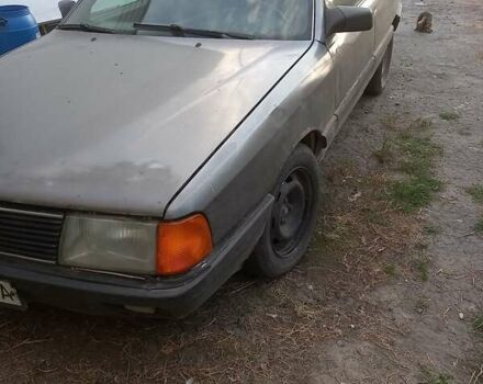 Серый Ауди 100, объемом двигателя 2.3 л и пробегом 300 тыс. км за 900 $, фото 4 на Automoto.ua