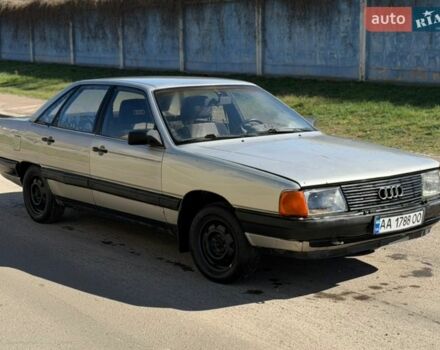 Серый Ауди 100, объемом двигателя 1.8 л и пробегом 222 тыс. км за 1100 $, фото 1 на Automoto.ua