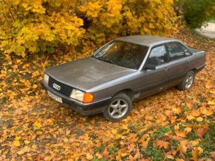 Ауди 100 1984 в Лановцах на Automoto.ua Серый Ауди 100, объемом двигателя 1.8 л и пробегом 50 тыс. км за 1100 $, фото 1 на Automoto.ua