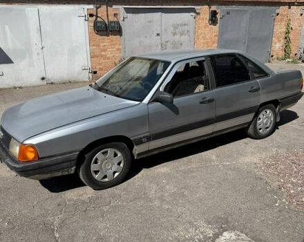 Сірий Ауді 100, об'ємом двигуна 1.8 л та пробігом 230 тис. км за 1072 $, фото 1 на Automoto.ua