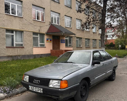 Серый Ауди 100, объемом двигателя 2.3 л и пробегом 300 тыс. км за 800 $, фото 1 на Automoto.ua
