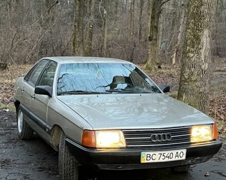 Серый Ауди 100, объемом двигателя 2 л и пробегом 300 тыс. км за 1850 $, фото 1 на Automoto.ua