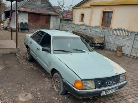 Сірий Ауді 100, об'ємом двигуна 1.8 л та пробігом 120 тис. км за 100 $, фото 1 на Automoto.ua