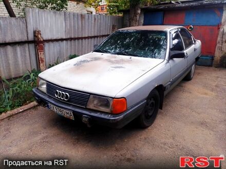 Серый Ауди 100, объемом двигателя 1.8 л и пробегом 750 тыс. км за 500 $, фото 1 на Automoto.ua