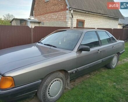 Серый Ауди 100, объемом двигателя 2 л и пробегом 350 тыс. км за 1700 $, фото 1 на Automoto.ua