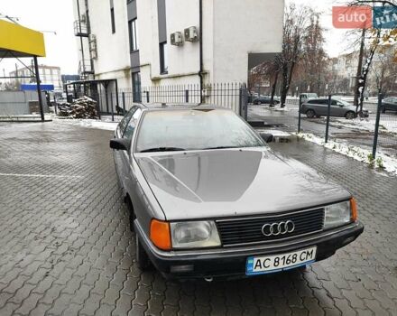 Серый Ауди 100, объемом двигателя 1.8 л и пробегом 252 тыс. км за 2200 $, фото 1 на Automoto.ua