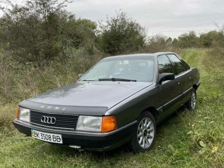 Серый Ауди 100, объемом двигателя 2.2 л и пробегом 500 тыс. км за 1100 $, фото 1 на Automoto.ua