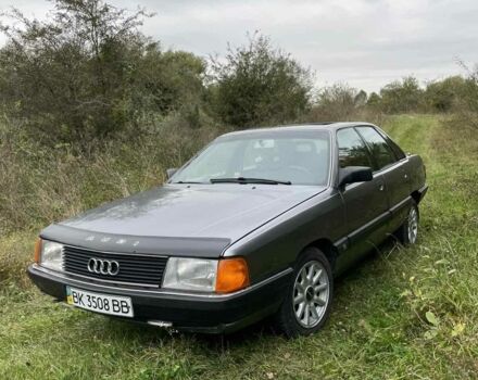 Серый Ауди 100, объемом двигателя 2.2 л и пробегом 500 тыс. км за 1100 $, фото 1 на Automoto.ua