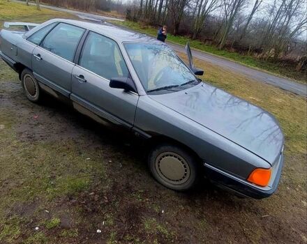 Серый Ауди 100, объемом двигателя 2 л и пробегом 300 тыс. км за 2500 $, фото 1 на Automoto.ua