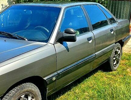 Серый Ауди 100, объемом двигателя 2.3 л и пробегом 0 тыс. км за 1000 $, фото 1 на Automoto.ua