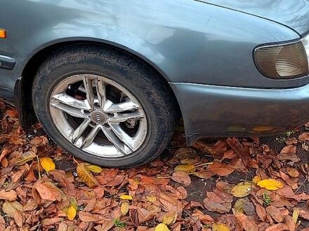 Ауді 100 1991 у Червоноград на Automoto.ua Сірий Ауді 100, об'ємом двигуна 2.8 л та пробігом 385 тис. км за 3100 $, фото 1 на Automoto.ua