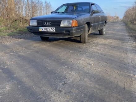 Серый Ауди 100, объемом двигателя 2 л и пробегом 400 тыс. км за 1450 $, фото 1 на Automoto.ua