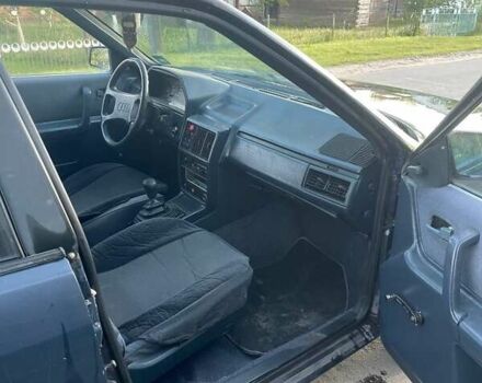 Синий Ауди 100, объемом двигателя 1.8 л и пробегом 300 тыс. км за 750 $, фото 5 на Automoto.ua