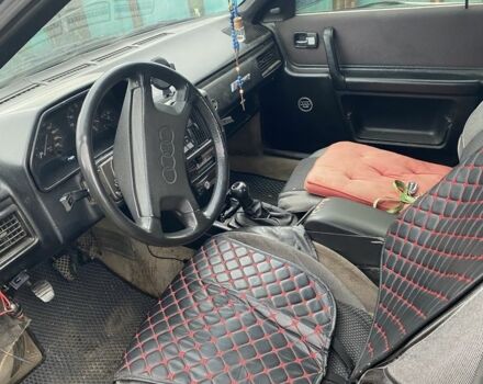 Синий Ауди 100, объемом двигателя 1.8 л и пробегом 300 тыс. км за 600 $, фото 4 на Automoto.ua
