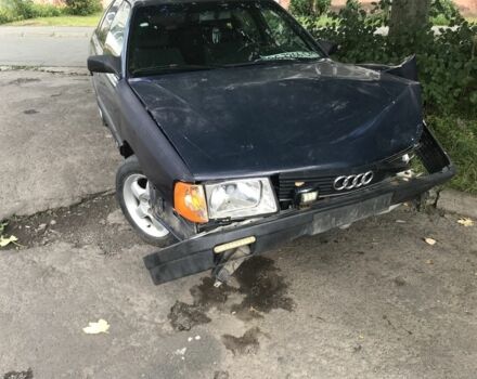 Синий Ауди 100, объемом двигателя 1.8 л и пробегом 200 тыс. км за 750 $, фото 3 на Automoto.ua