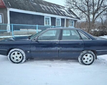 Синий Ауди 100, объемом двигателя 1.8 л и пробегом 340 тыс. км за 1100 $, фото 1 на Automoto.ua