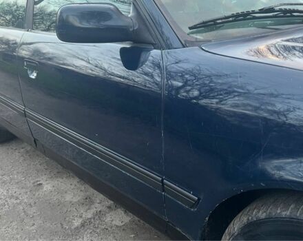 Синий Ауди 100, объемом двигателя 2.8 л и пробегом 258 тыс. км за 2500 $, фото 1 на Automoto.ua