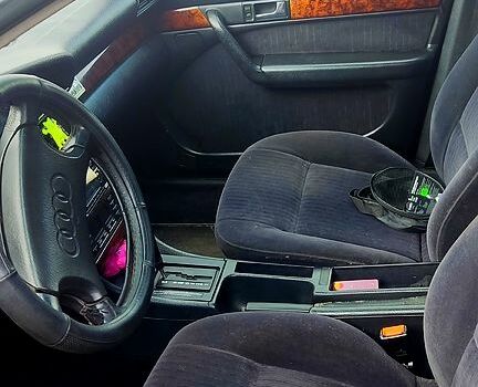 Синий Ауди 100, объемом двигателя 2.8 л и пробегом 388 тыс. км за 2000 $, фото 5 на Automoto.ua