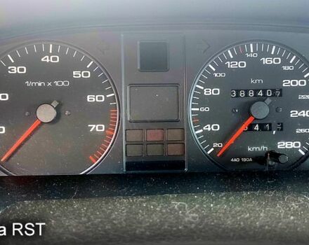 Синий Ауди 100, объемом двигателя 2.8 л и пробегом 388 тыс. км за 2000 $, фото 4 на Automoto.ua