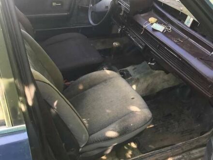 Ауді 100 1982 у Чернігові на Automoto.ua Синій Ауді 100, об'ємом двигуна 0 л та пробігом 40 тис. км за 729 $, фото 1 на Automoto.ua