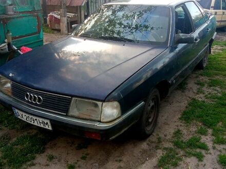 Ауди 100 1986 в Богодухове на Automoto.ua Синий Ауди 100, объемом двигателя 1.6 л и пробегом 1000 тыс. км за 800 $, фото 1 на Automoto.ua