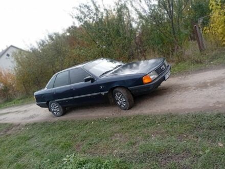 Ауди 100 1989 в Летичеве на Automoto.ua Синий Ауди 100, объемом двигателя 1.8 л и пробегом 159 тыс. км за 950 $, фото 1 на Automoto.ua