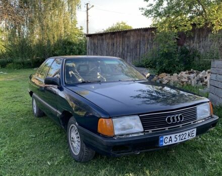 Синий Ауди 100, объемом двигателя 1.8 л и пробегом 250 тыс. км за 2000 $, фото 1 на Automoto.ua