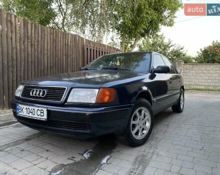 Синий Ауди 100, объемом двигателя 2.8 л и пробегом 336 тыс. км за 3500 $, фото 1 на Automoto.ua