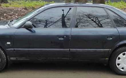 Синий Ауди 100, объемом двигателя 2.6 л и пробегом 391 тыс. км за 2099 $, фото 1 на Automoto.ua