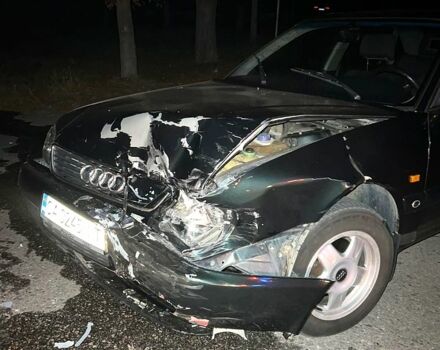 Зеленый Ауди 100, объемом двигателя 2 л и пробегом 200 тыс. км за 1300 $, фото 2 на Automoto.ua