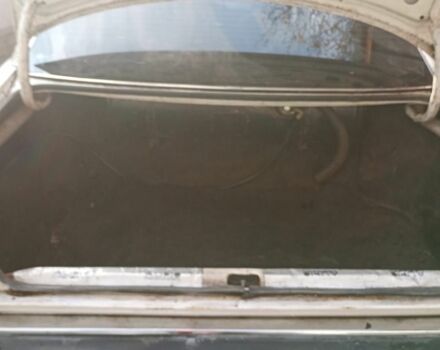 Белый Ауди 200, объемом двигателя 2.2 л и пробегом 1000 тыс. км за 800 $, фото 8 на Automoto.ua