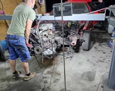 Красный Ауди 200, объемом двигателя 2.2 л и пробегом 300 тыс. км за 4000 $, фото 2 на Automoto.ua