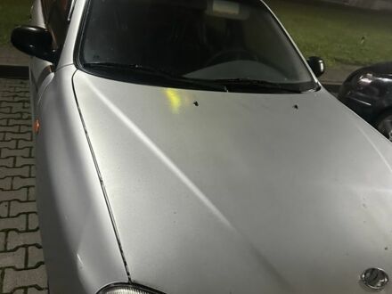 Синій Ауді 200, об'ємом двигуна 1.5 л та пробігом 300 тис. км за 998 $, фото 1 на Automoto.ua