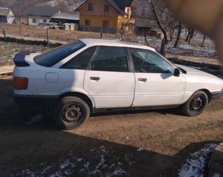 Белый Ауди 80, объемом двигателя 1.8 л и пробегом 90 тыс. км за 950 $, фото 1 на Automoto.ua
