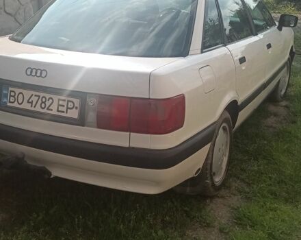 Белый Ауди 80, объемом двигателя 1.8 л и пробегом 300 тыс. км за 1500 $, фото 1 на Automoto.ua