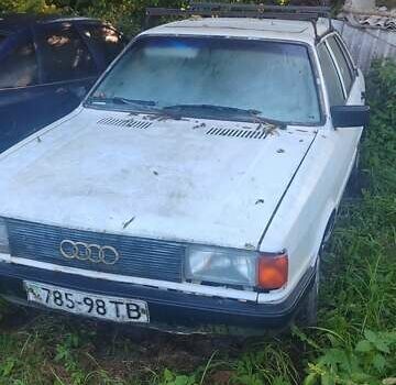 Белый Ауди 80, объемом двигателя 1.6 л и пробегом 259 тыс. км за 600 $, фото 2 на Automoto.ua