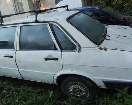 Белый Ауди 80, объемом двигателя 1.6 л и пробегом 259 тыс. км за 600 $, фото 4 на Automoto.ua