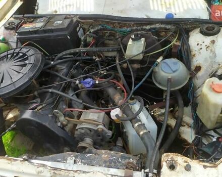 Белый Ауди 80, объемом двигателя 1.8 л и пробегом 259 тыс. км за 800 $, фото 4 на Automoto.ua