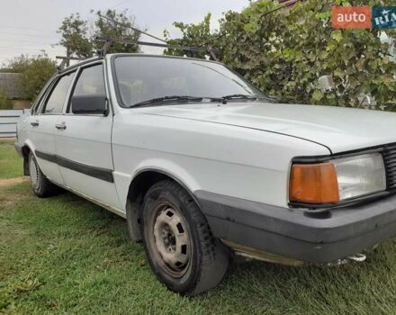 Белый Ауди 80, объемом двигателя 1.6 л и пробегом 524 тыс. км за 1100 $, фото 3 на Automoto.ua
