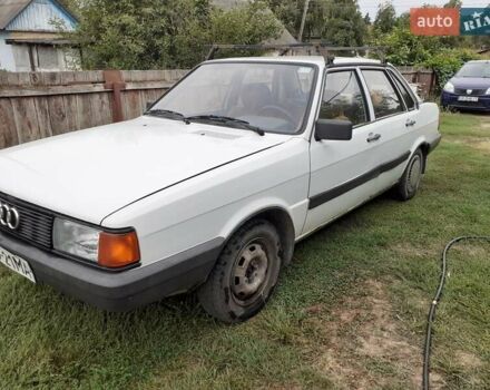 Белый Ауди 80, объемом двигателя 1.6 л и пробегом 524 тыс. км за 1100 $, фото 4 на Automoto.ua